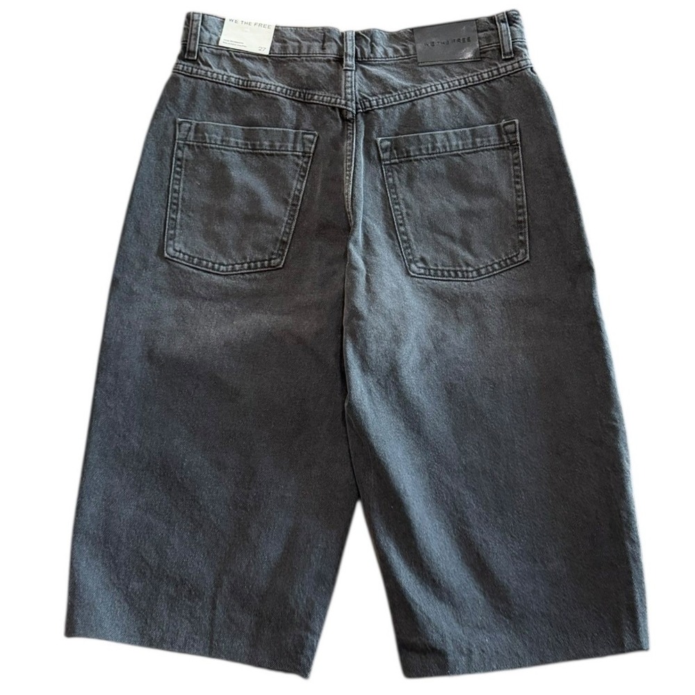 NWT WE THE FREE Distressed Black Pedal Pusher Jeans Frayed Edge Size 27 Relaxed - Picture 5 of 9